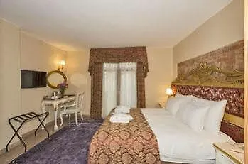 By Murat Royal Hotel Galata Istanbul 3*,